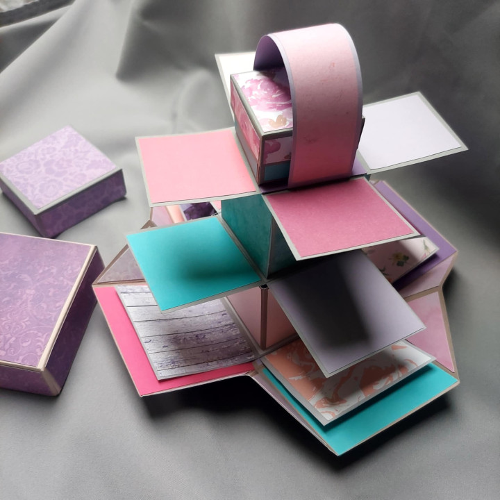 Exploding Box Tower | Sklep Fundacji Motywajki