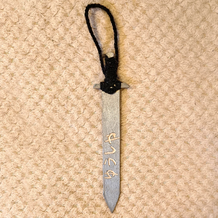 Brelok drewniany mieczyk (różne wzory) | Sklep Fundacji Motywajki